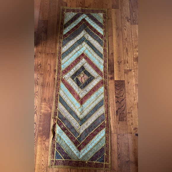 Colorful Geometric Patterned table runner - Picture 2 of 3